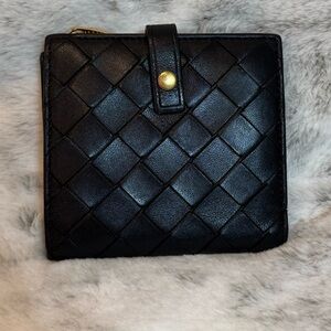Bottega Veneta Black Intrecciato Leather French Wallet – P0307